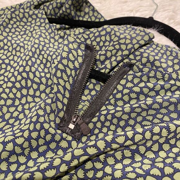 Gerard Darel Silk Short Sleeve Blouse in Green Blue Size 42 - Picture 7 of 9